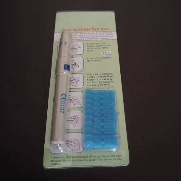 LANCING DEVICE WITH BLOOD LANCETS