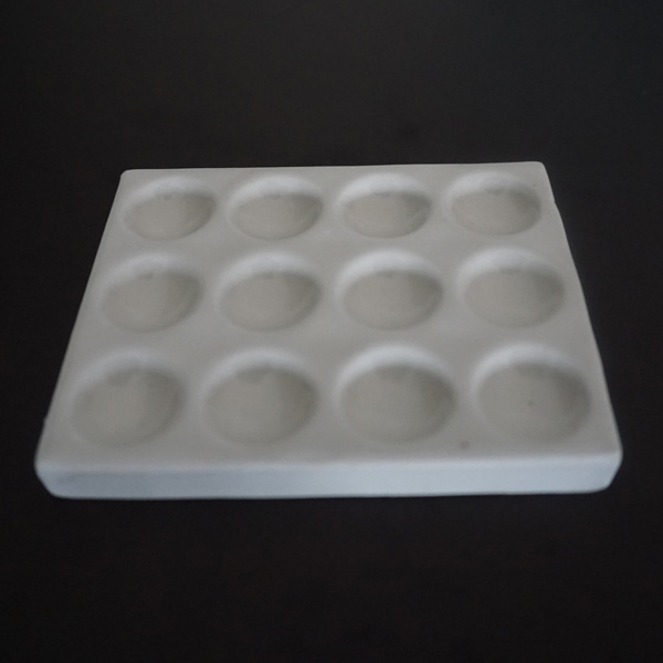 12孔陶瓷白反应板